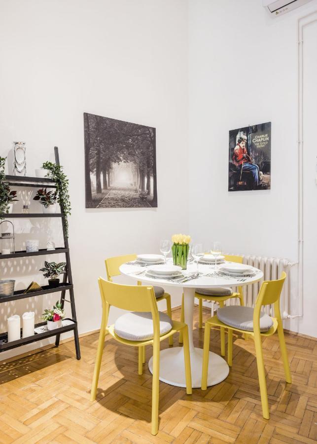Elegant Apartment In Super Central Location Budapest Esterno foto