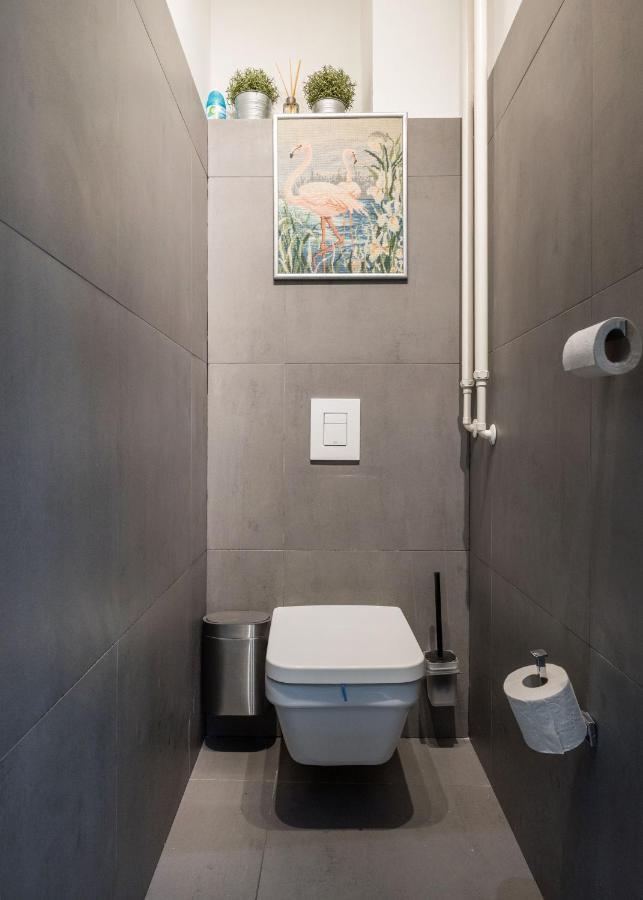Elegant Apartment In Super Central Location Budapest Esterno foto